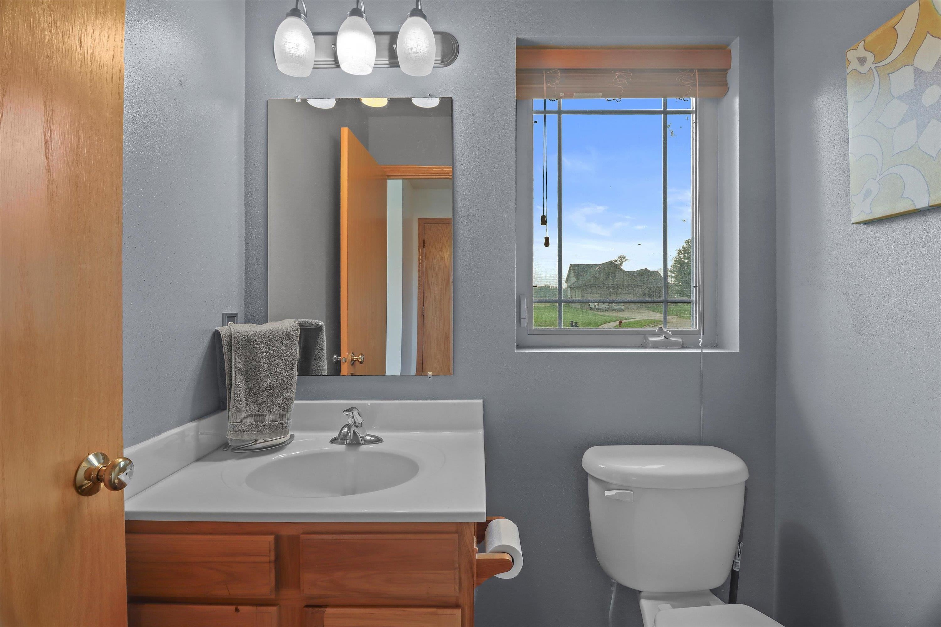 562 Lexington Drive Oregon, WI 53575 - Photo 13 of 35