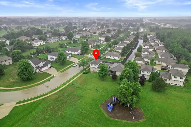 $385,000 | 562 Lexington Drive, Oregon, WI 53575