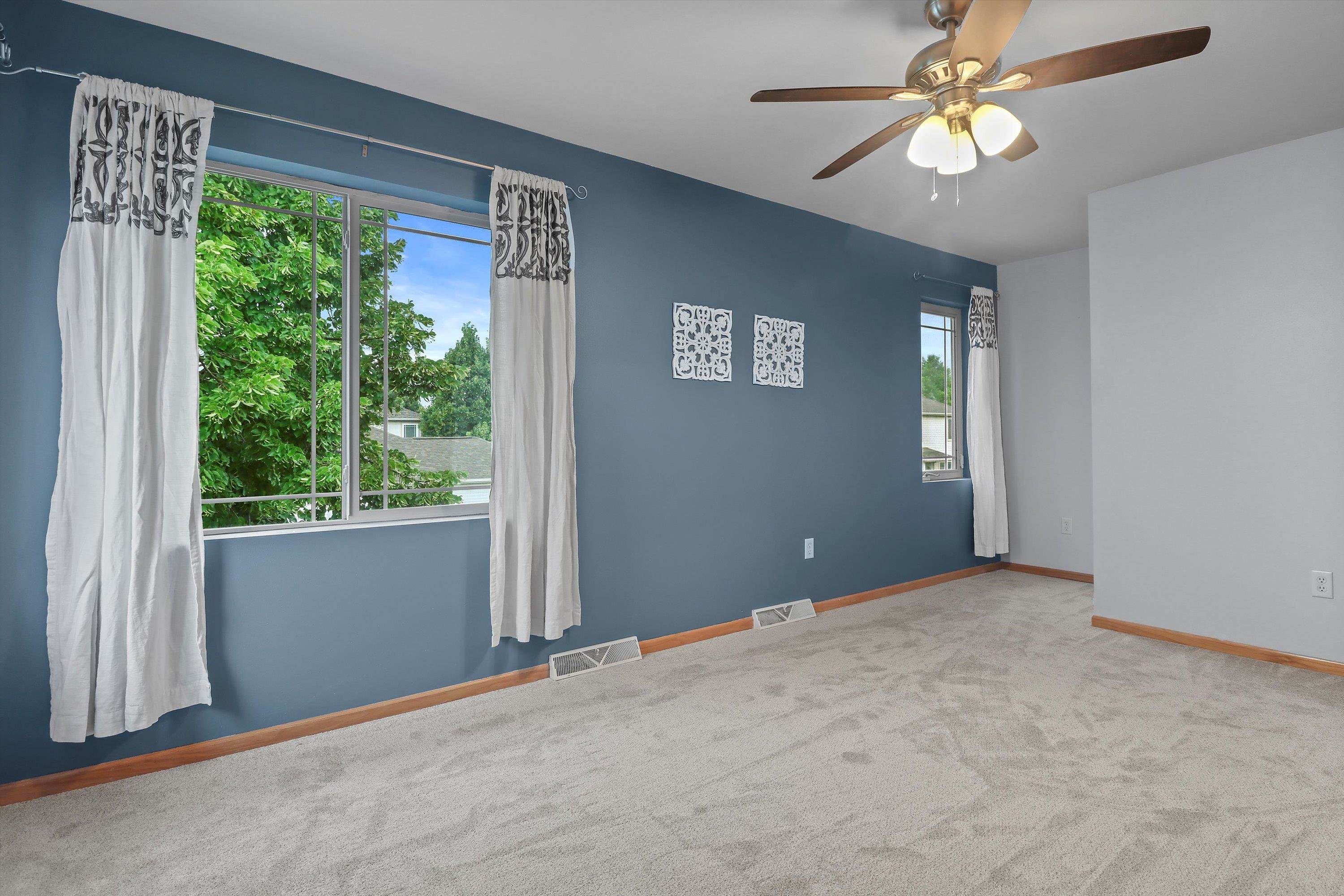 562 Lexington Drive Oregon, WI 53575 - Photo 5 of 35