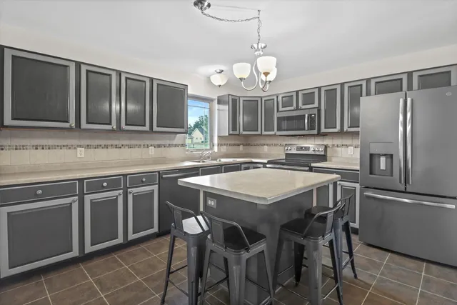 $385,000 | 562 Lexington Drive, Oregon, WI 53575