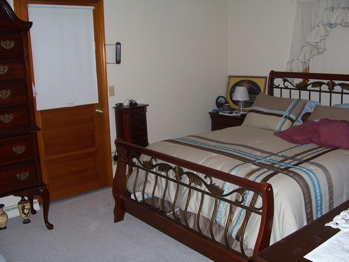 1703 Glendon Road Salem, VA 24153 - Photo 4 of 11 Main Bedroom
