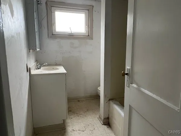 $149,000 | 1235 Hammond Avenue, Unit 2, Utica, NY 13501