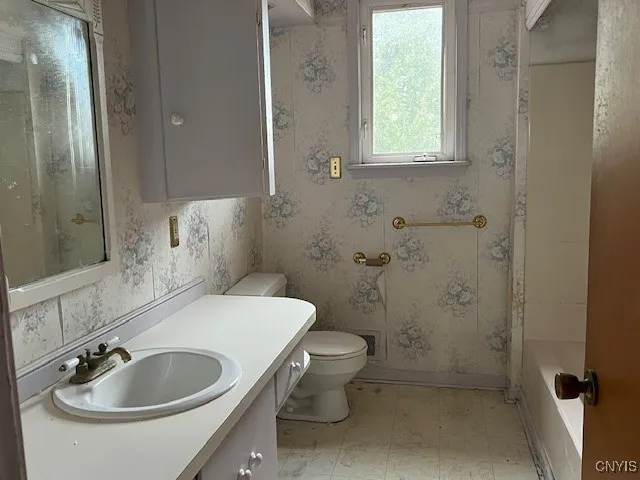 $152,900 | 1235 Hammond Avenue, Unit 2, Utica, NY 13501