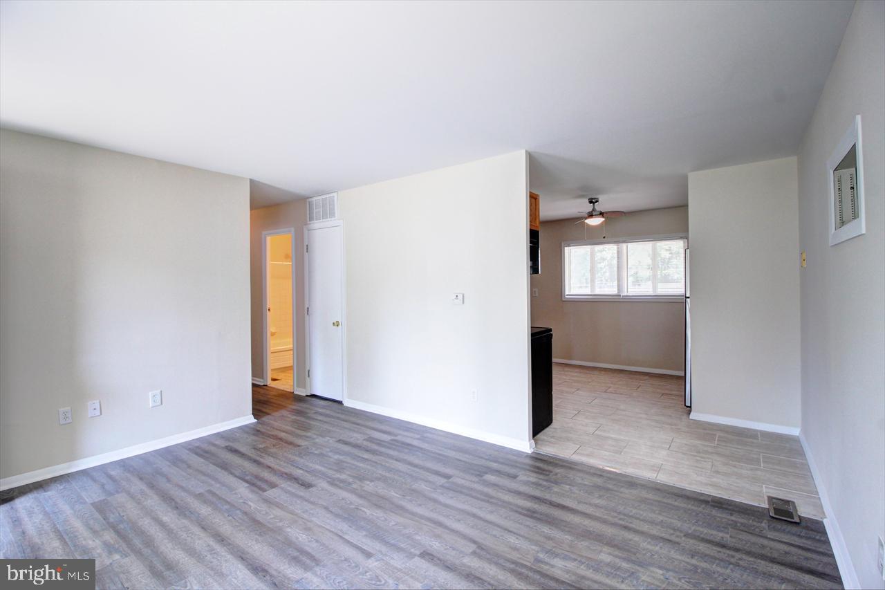 285 Pinoak Drive Frederick, MD 21701 - Photo 4 of 18