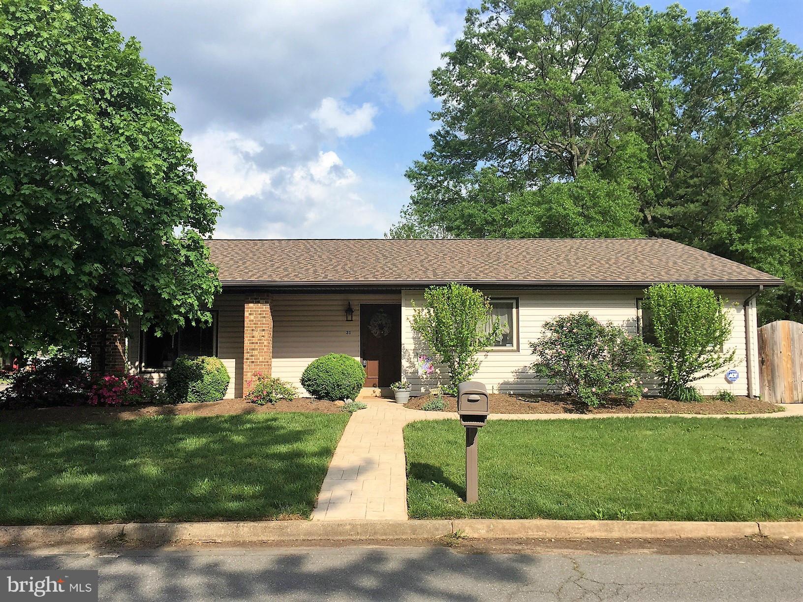 31 Thrush Road Sterling, VA 20164 - Photo 2 of 30 Exterior (Front)