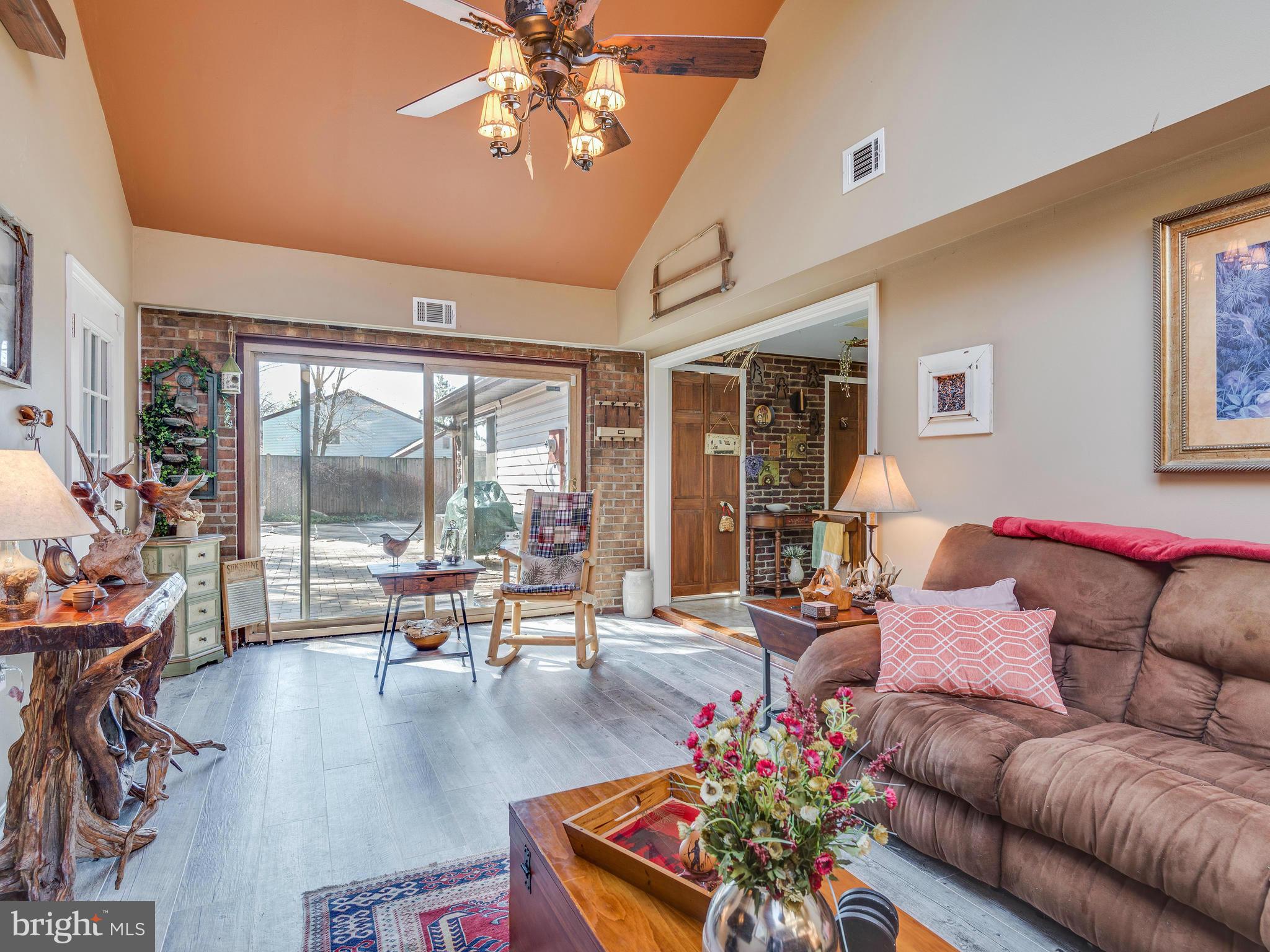 31 Thrush Road Sterling, VA 20164 - Photo 13 of 30 Family Room