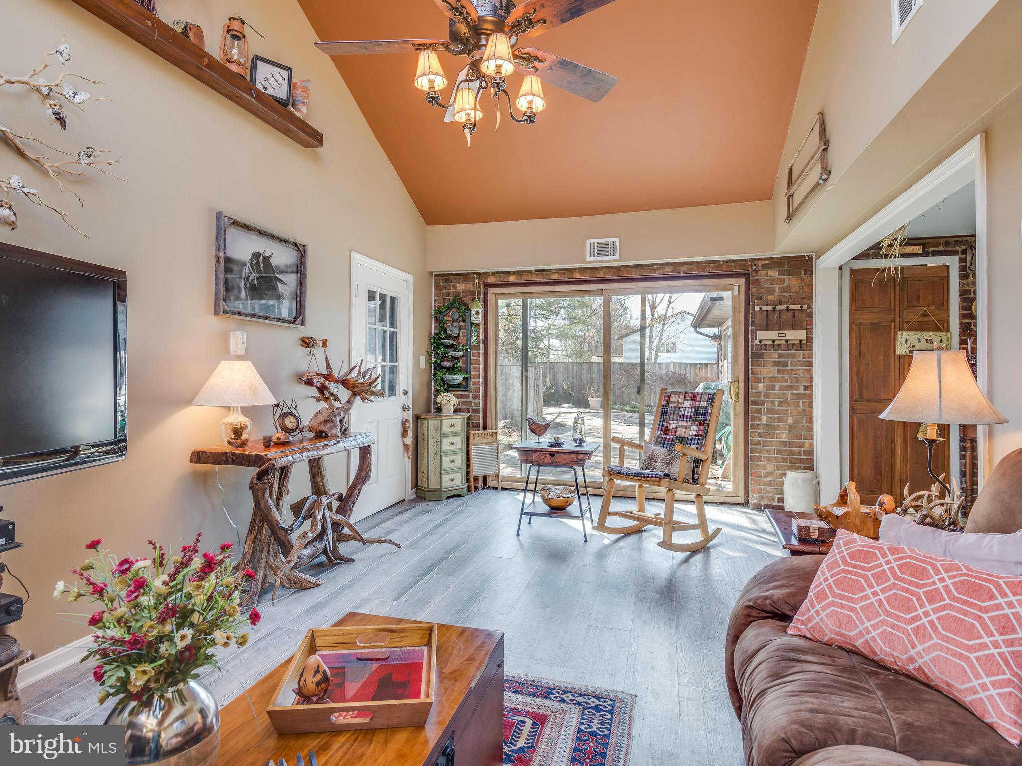 31 Thrush Road Sterling, VA 20164 - Photo 14 of 30 Family Room