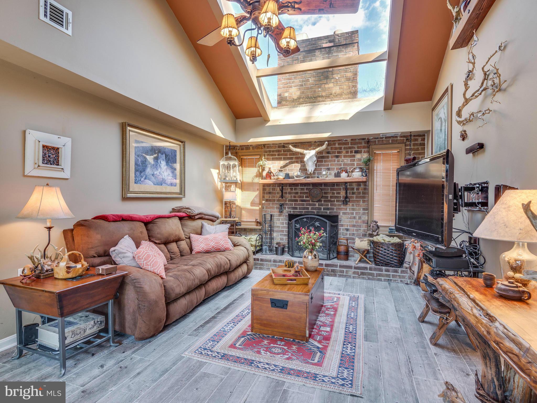 31 Thrush Road Sterling, VA 20164 - Photo 16 of 30 Family Room