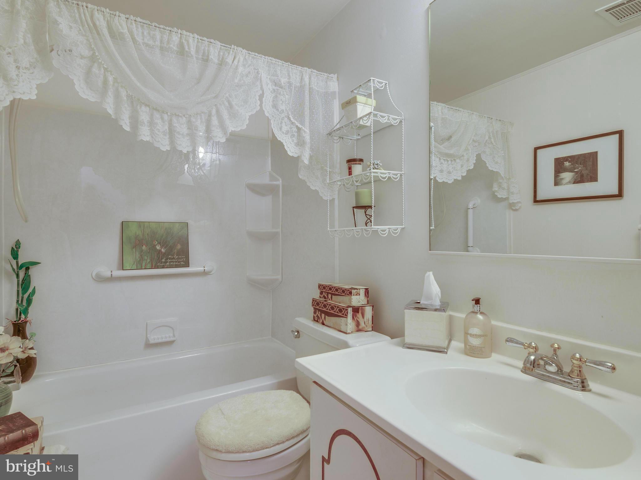 31 Thrush Road Sterling, VA 20164 - Photo 17 of 30 Bath
