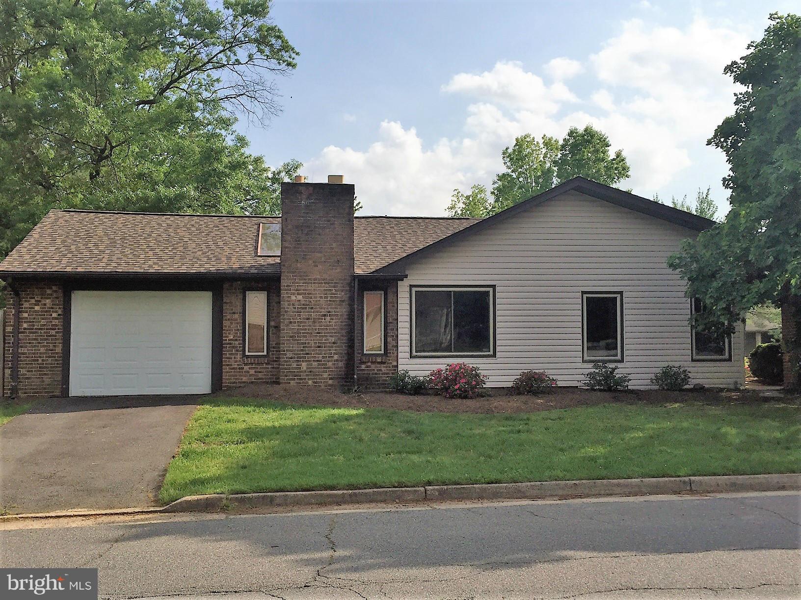 31 Thrush Road Sterling, VA 20164 - Photo 3 of 30 Exterior (Front)