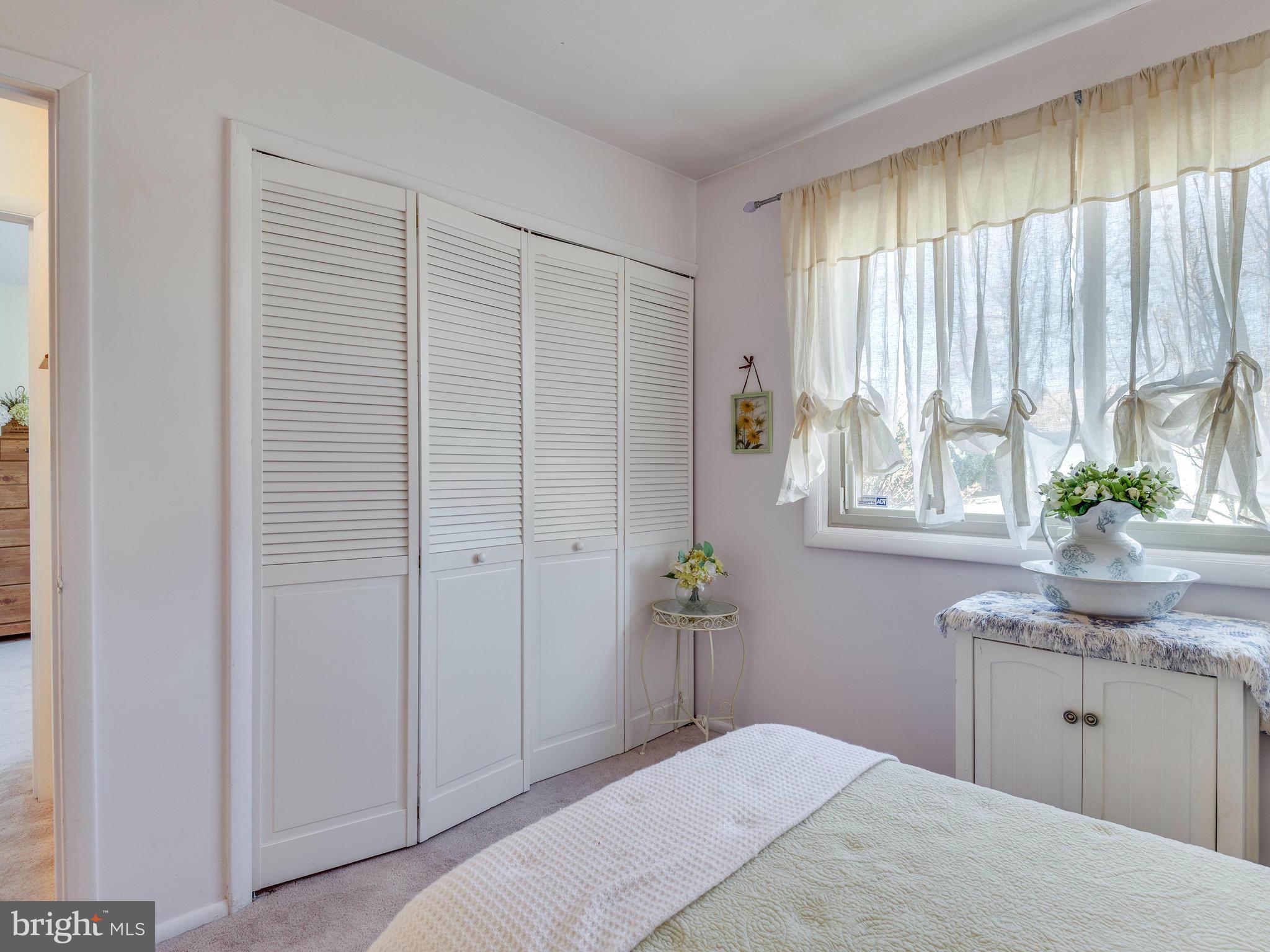 31 Thrush Road Sterling, VA 20164 - Photo 23 of 30 Bedroom 2