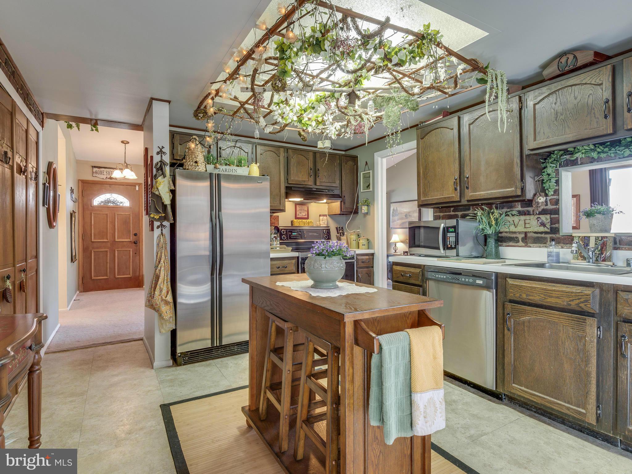 31 Thrush Road Sterling, VA 20164 - Photo 10 of 30 Kitchen