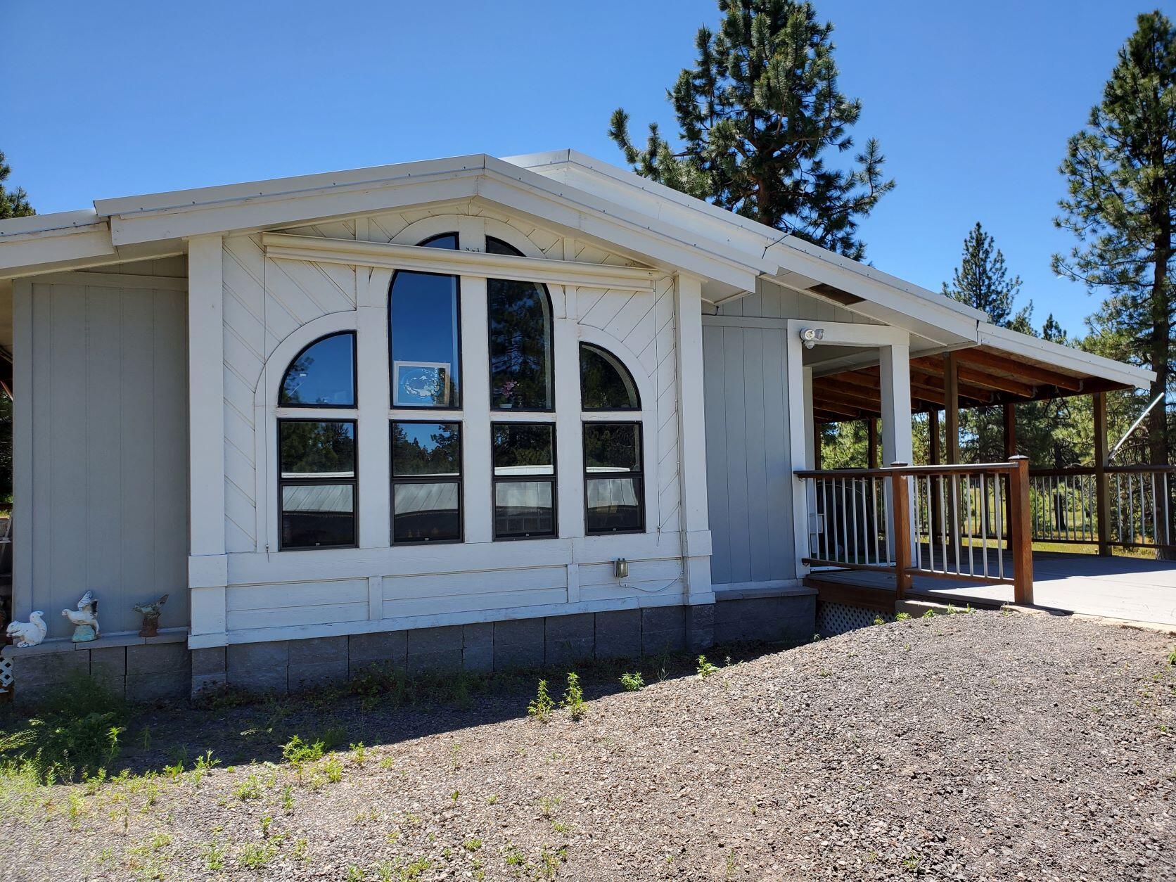 39209 9 Mile Road Chiloquin, OR 97624 - Photo 21 of 34 big window