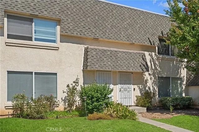 $635,000 | 19041 Hamlin Street, Unit 5, Reseda, CA 91335