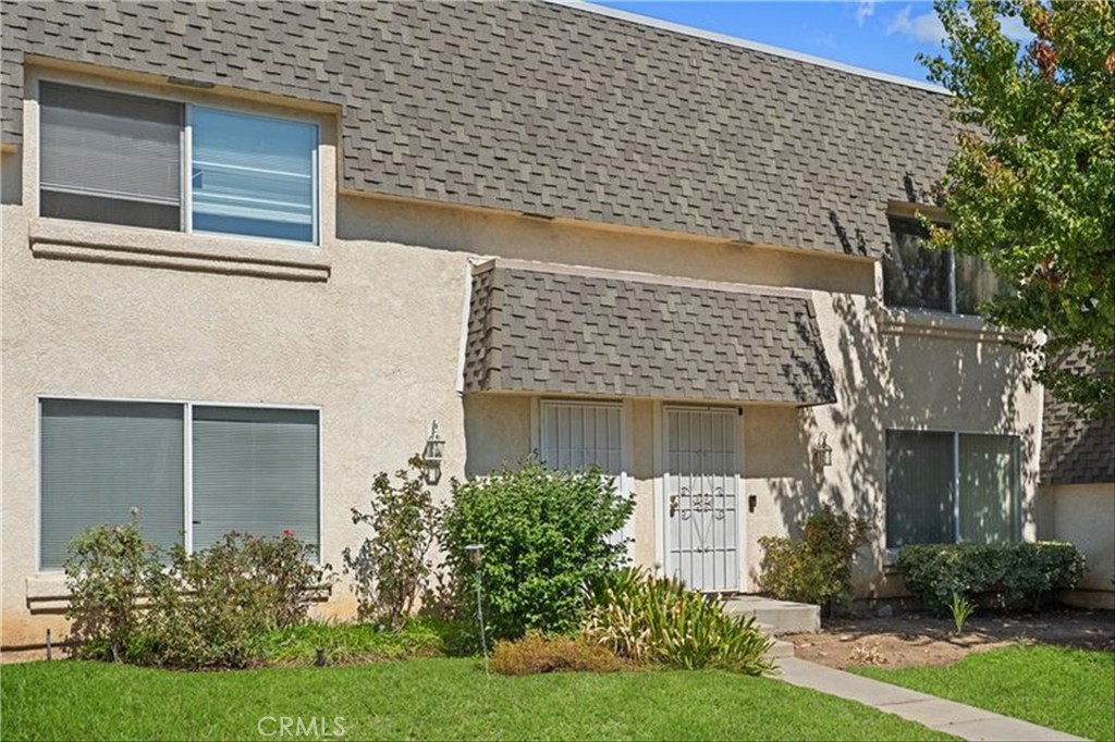 19041 Hamlin Street, Unit 5 Reseda, CA 91335 - Photo 2 of 25 Front view of unit