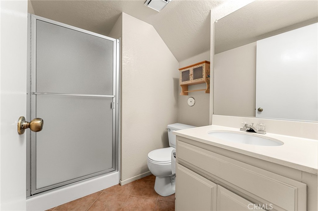 11048 Thrush Drive Riverside, CA 92505 - Photo 12 of 33 Downstairs Bathroom
