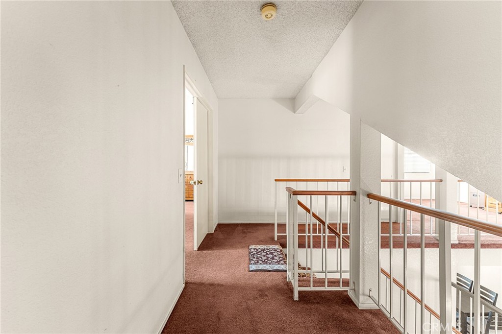 11048 Thrush Drive Riverside, CA 92505 - Photo 13 of 33 Hallway