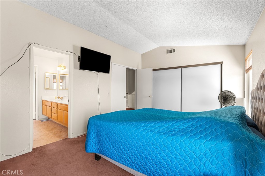 11048 Thrush Drive Riverside, CA 92505 - Photo 16 of 33 Primary Bedroom