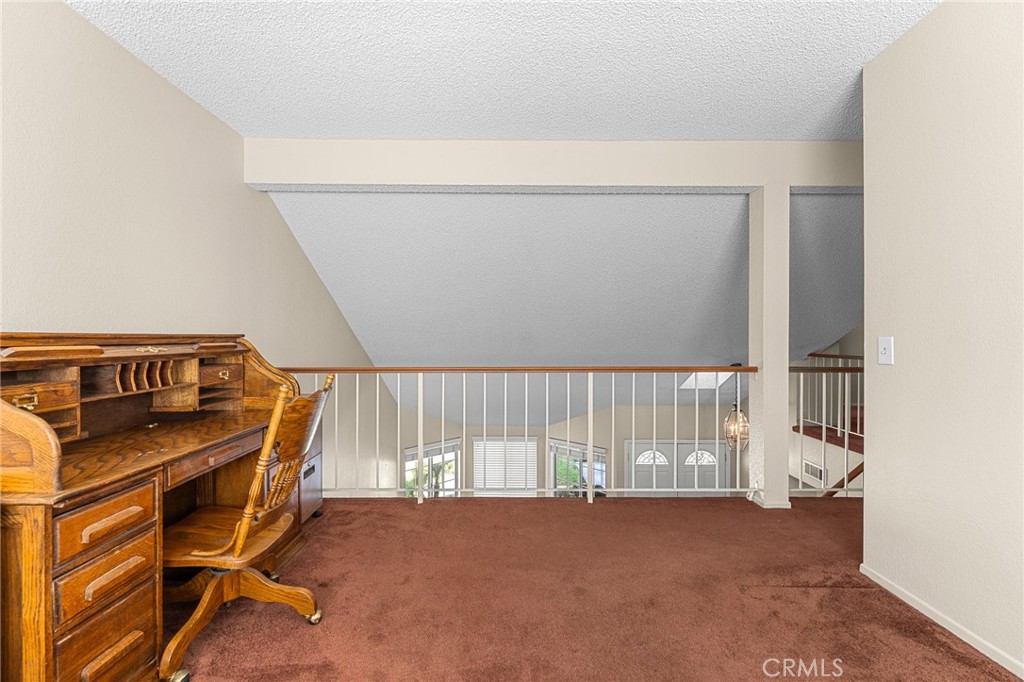 11048 Thrush Drive Riverside, CA 92505 - Photo 19 of 33 Loft