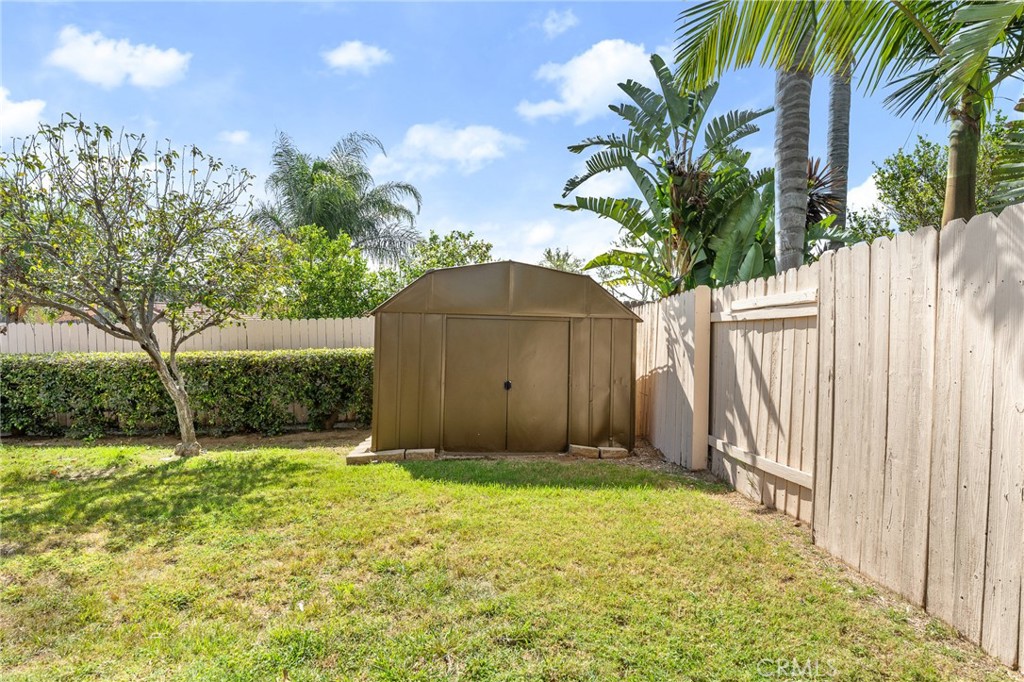 11048 Thrush Drive Riverside, CA 92505 - Photo 27 of 33 Backyard