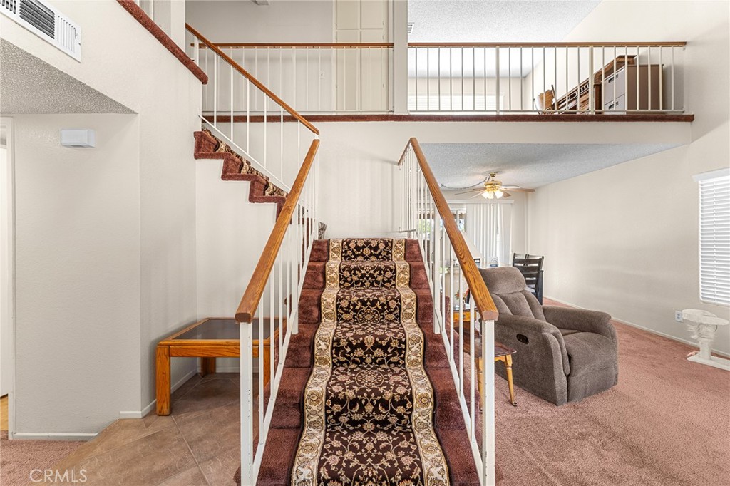 11048 Thrush Drive Riverside, CA 92505 - Photo 4 of 33 Entry