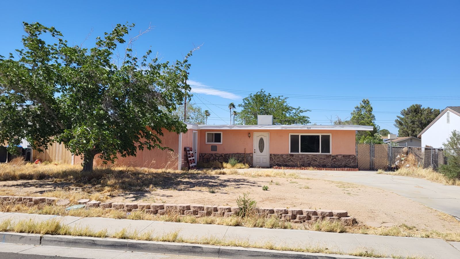 824 West Coral Avenue Ridgecrest, CA 93555 - Photo 3 of 16
