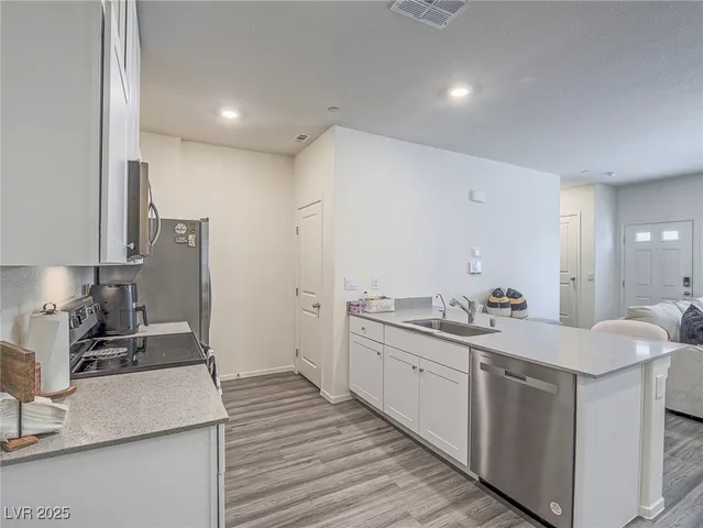 $339,999 | 483 Waterfall Cove, Henderson, NV 89002