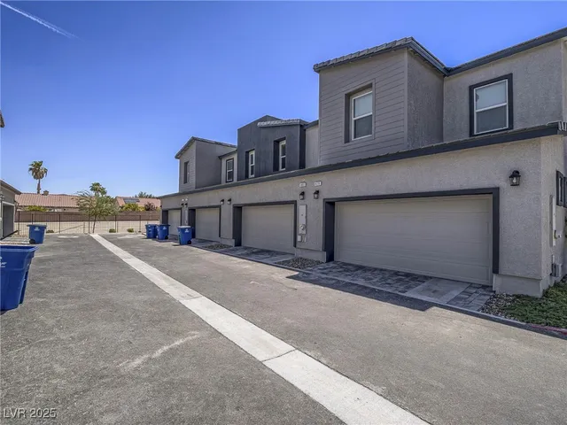 $339,999 | 483 Waterfall Cove, Henderson, NV 89002