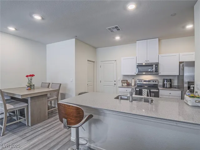 $339,999 | 483 Waterfall Cove, Henderson, NV 89002