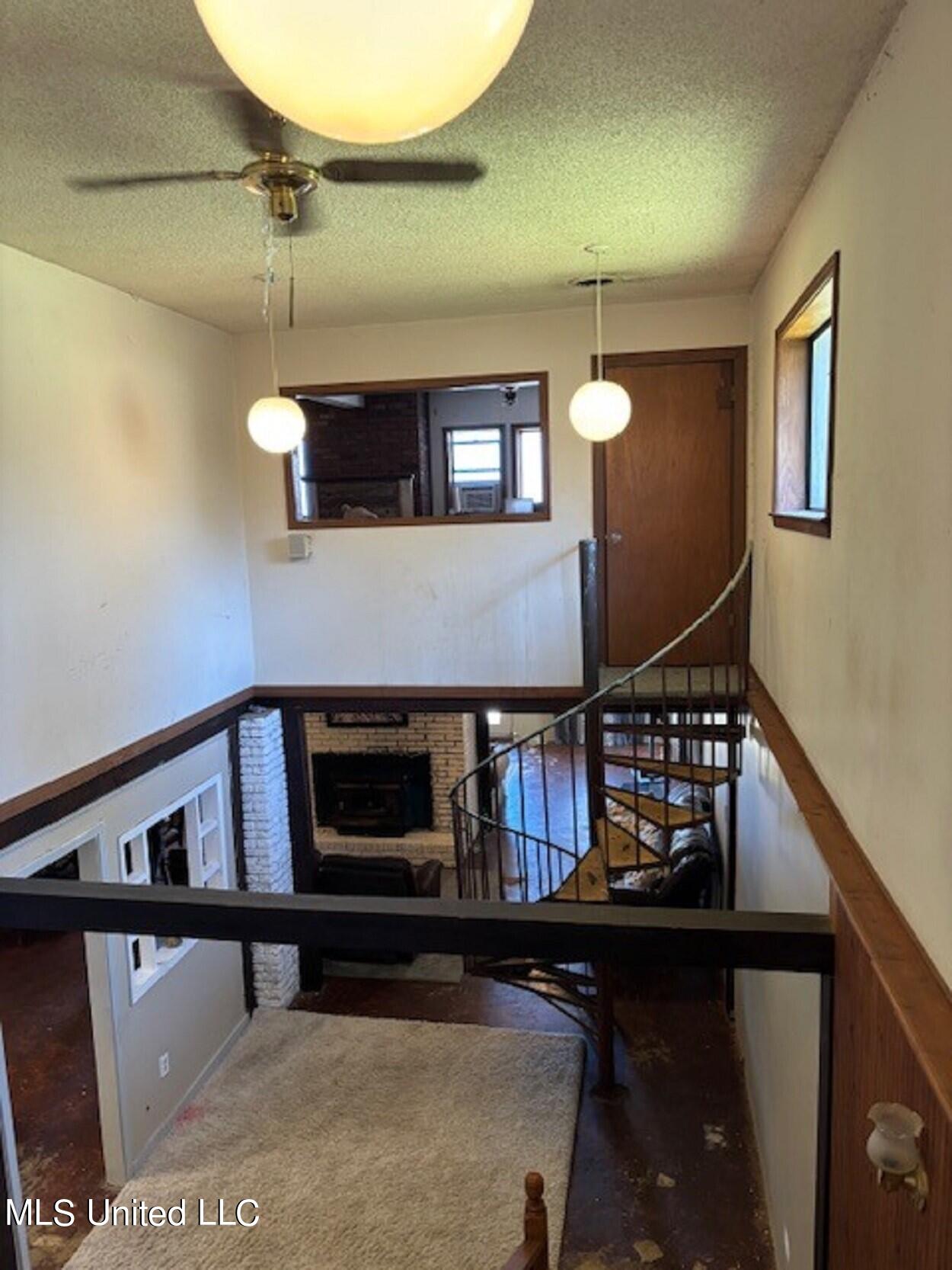 6012 Hernando Road Byhalia, MS 38611 - Photo 14 of 29 Hernando looking down from front door
