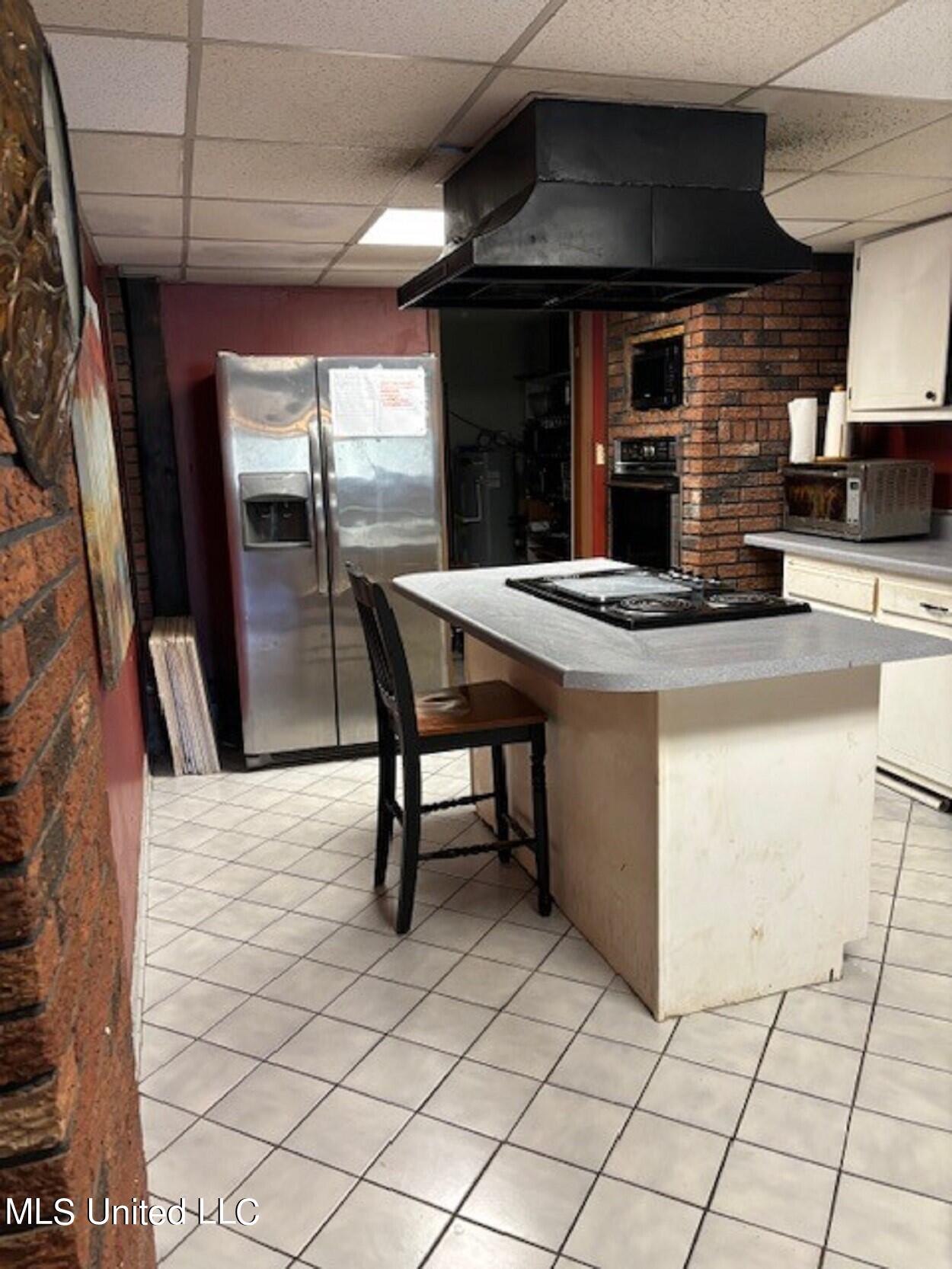 6012 Hernando Road Byhalia, MS 38611 - Photo 18 of 29 Hernando Kitchen Island cooktop