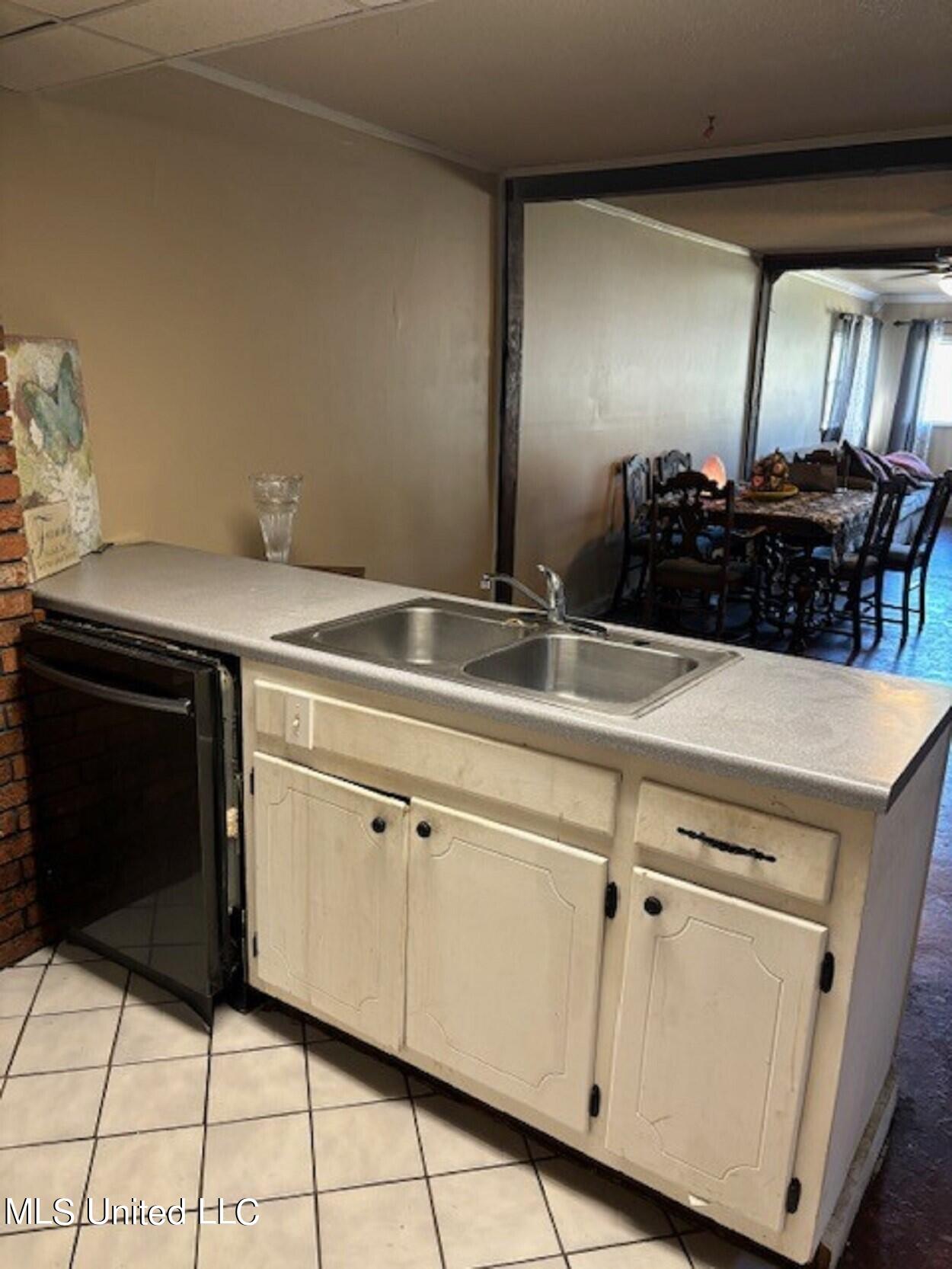 6012 Hernando Road Byhalia, MS 38611 - Photo 19 of 29 Hernado Sink Kitchen
