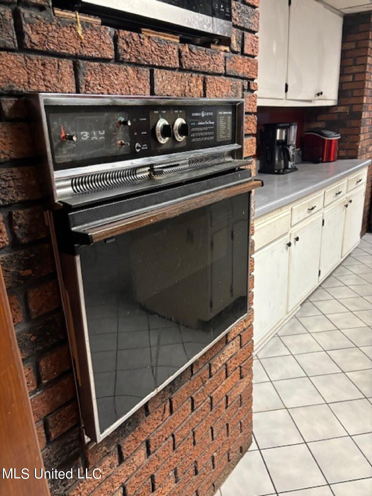6012 Hernando Road Byhalia, MS 38611 - Photo 23 of 29 Hernando Built in Oven