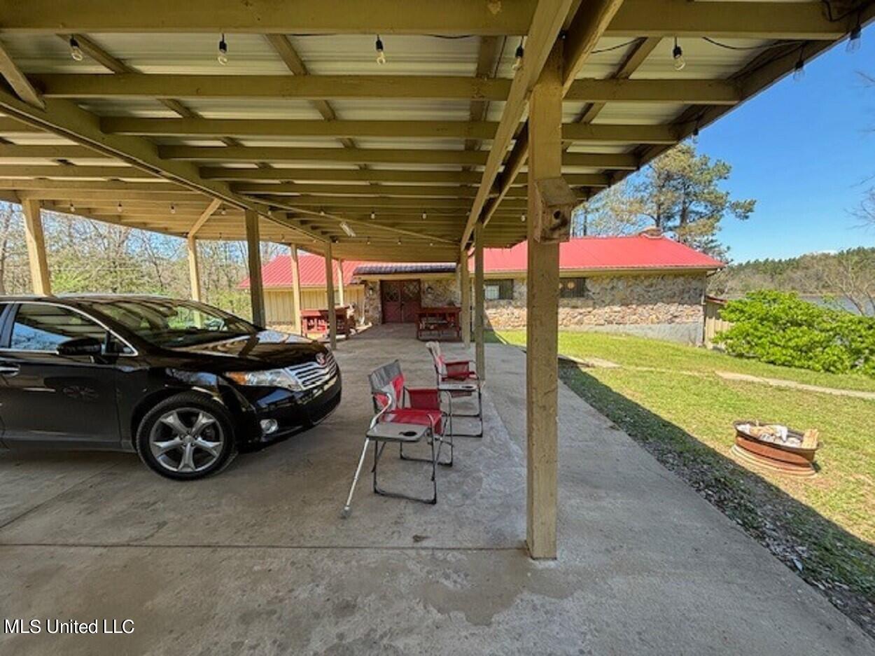 6012 Hernando Road Byhalia, MS 38611 - Photo 6 of 29 Hernando, carport, front door