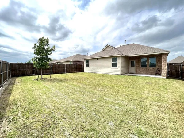 $2,000 | 1511 Avery Pointe Drive, Anna, TX 75409