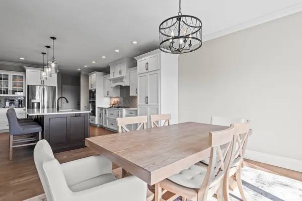 $825,000 | 1832 Willow Bend Street, Chatham, IL 62629