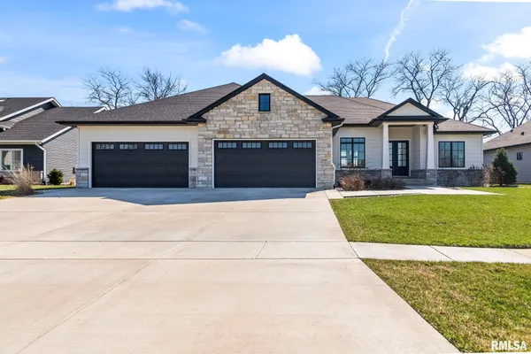 $825,000 | 1832 Willow Bend Street, Chatham, IL 62629