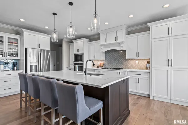 $825,000 | 1832 Willow Bend Street, Chatham, IL 62629