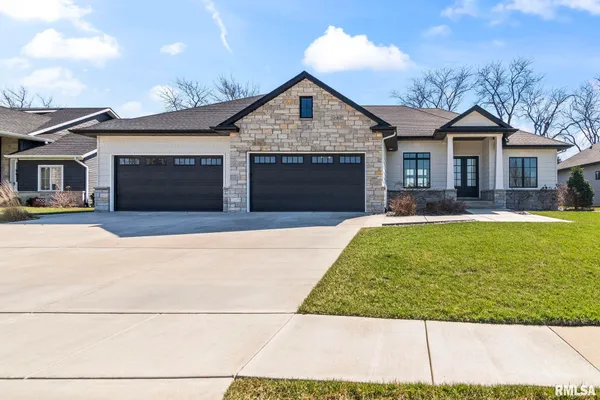 $825,000 | 1832 Willow Bend Street, Chatham, IL 62629