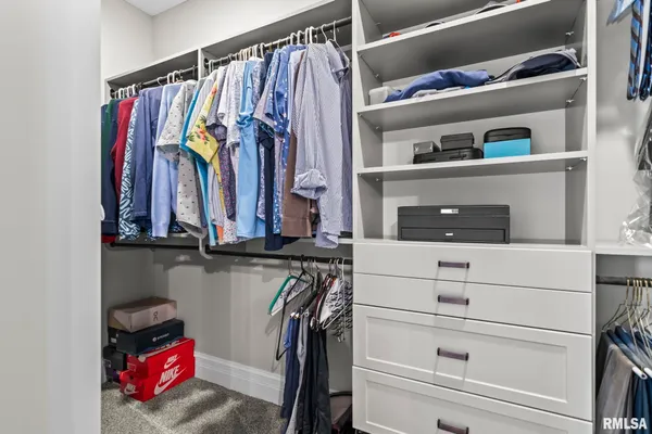 $825,000 | 1832 Willow Bend Street, Chatham, IL 62629