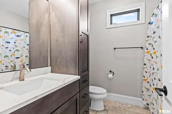 $825,000 | 1832 Willow Bend Street, Chatham, IL 62629