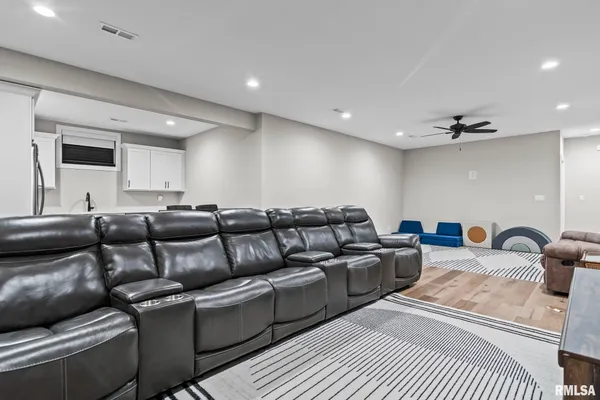 $825,000 | 1832 Willow Bend Street, Chatham, IL 62629