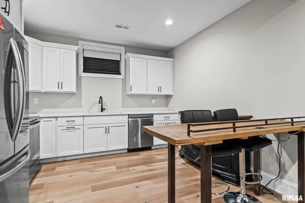 $825,000 | 1832 Willow Bend Street, Chatham, IL 62629