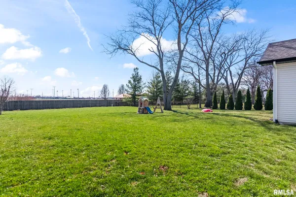 $825,000 | 1832 Willow Bend Street, Chatham, IL 62629