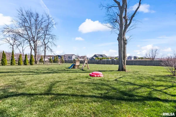 $825,000 | 1832 Willow Bend Street, Chatham, IL 62629