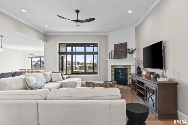 $825,000 | 1832 Willow Bend Street, Chatham, IL 62629