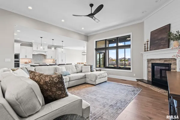 $825,000 | 1832 Willow Bend Street, Chatham, IL 62629