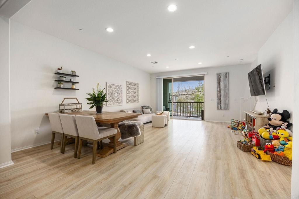 2227 Solara Lane Vista, CA 92081 - Photo 12 of 36