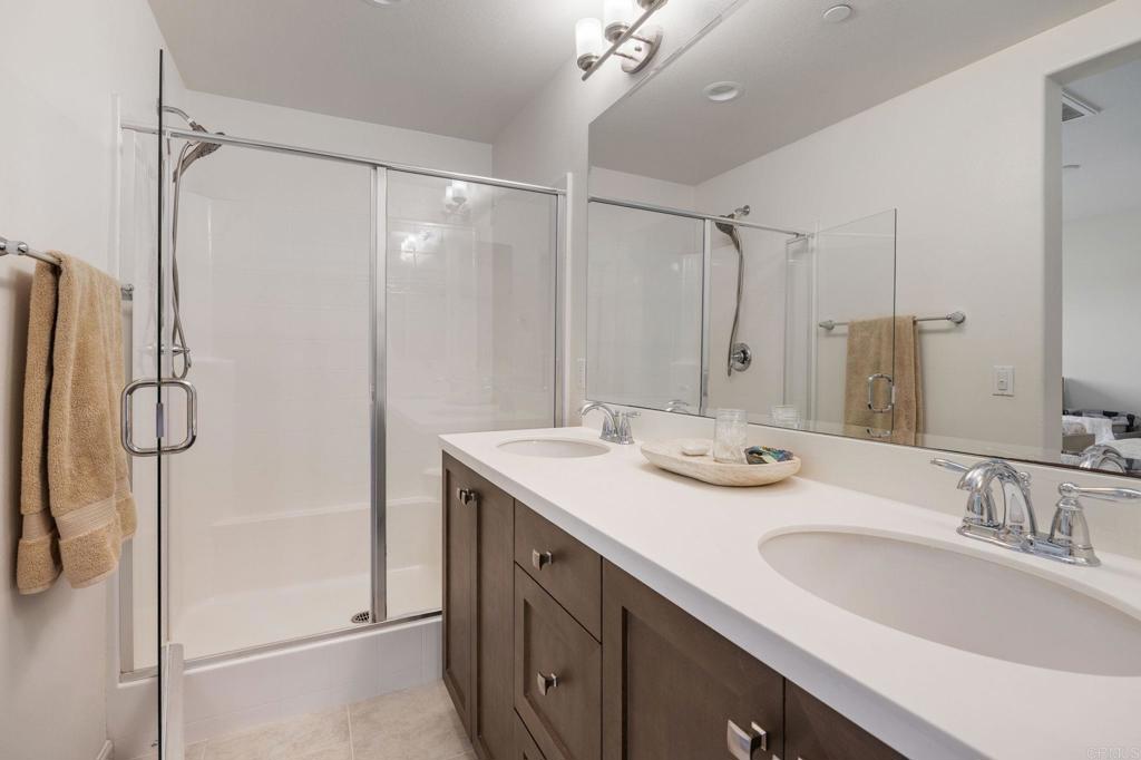 2227 Solara Lane Vista, CA 92081 - Photo 14 of 36