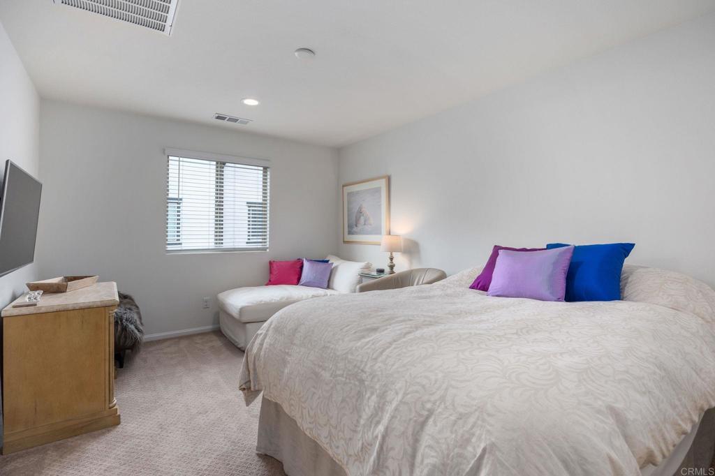 2227 Solara Lane Vista, CA 92081 - Photo 15 of 36